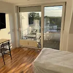 Komfortables Apartment, Ihr Zuhause Auf Zeit Mit 3 Schlafzimmern, 2 Balkonen, Netflix & 24h Check-in *