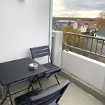 Apartamento Komfortables Apartment, Ihr Zuhause Auf Zeit Mit 3 Schlafzimmern, 2 Balkonen, Netflix & 24h Check-in Radefeld