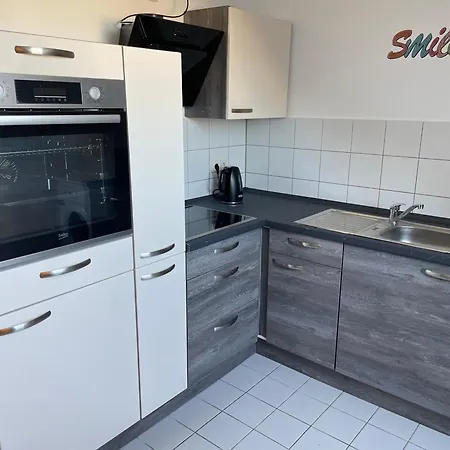 Apartamento Komfortables Apartment, Ihr Zuhause Auf Zeit Mit 3 Schlafzimmern, 2 Balkonen, Netflix & 24h Check-in