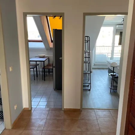 Komfortables Apartment, Ihr Zuhause Auf Zeit Mit 3 Schlafzimmern, 2 Balkonen, Netflix & 24h Check-in شقة *