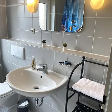 Komfortables Apartment, Ihr Zuhause Auf Zeit Mit 3 Schlafzimmern, 2 Balkonen, Netflix & 24h Check-in Апартаменты Радефельд