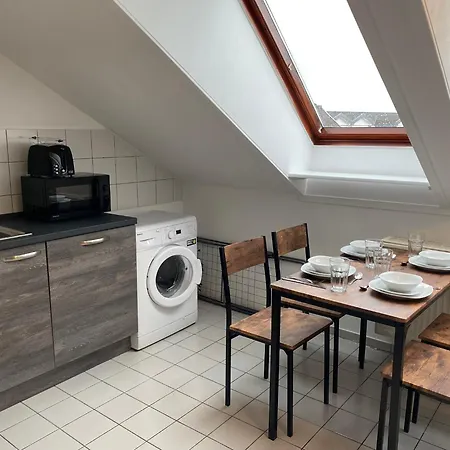 Apartamento Komfortables Apartment, Ihr Zuhause Auf Zeit Mit 3 Schlafzimmern, 2 Balkonen, Netflix & 24h Check-in Radefeld